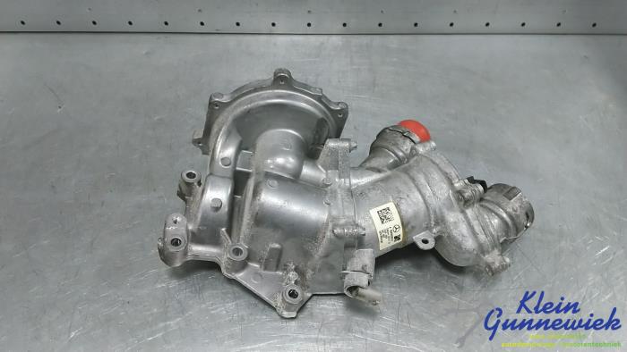 Begagnade Termostathus Mercedes S-Klasse Pris € 86,00 Marginaltabell erbjuds av Klein Gunnewiek Autodemontage & Motorentechniek