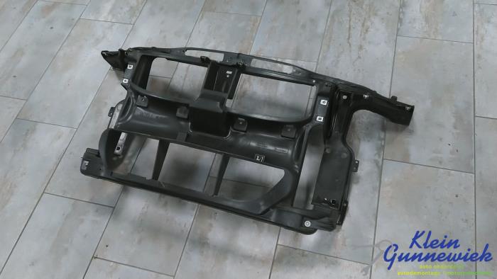 Begagnade Front BMW 3-Serie Pris € 71,00 Marginaltabell erbjuds av Klein Gunnewiek Autodemontage & Motorentechniek