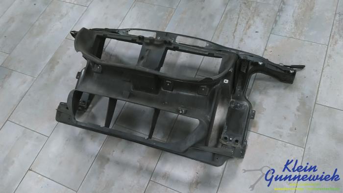 Begagnade Front BMW 3-Serie Pris € 71,00 Marginaltabell erbjuds av Klein Gunnewiek Autodemontage & Motorentechniek