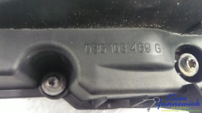 Ventildeckel van een Volkswagen Caddy 2010