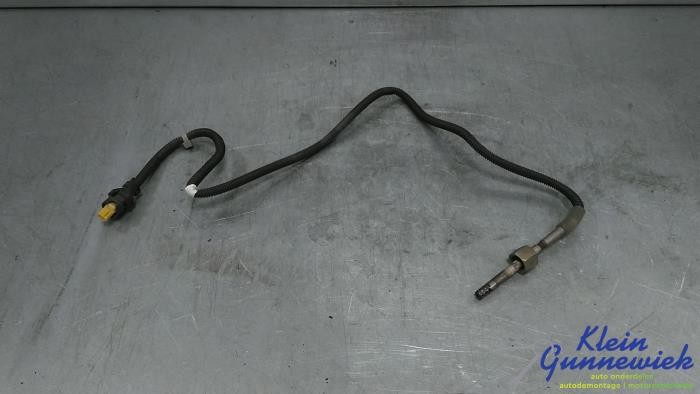 Usagé Sensor température d’échappement Mercedes S-Klasse Prix € 23,00 Règlement à la marge proposé par Klein Gunnewiek Autodemontage & Motorentechniek