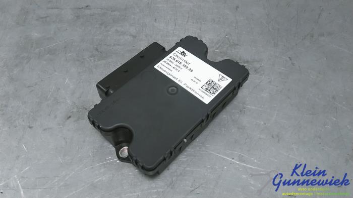 Używane Modul hamulca postojowego Porsche Panamera Cena € 92,00 Procedura marży oferowane przez Klein Gunnewiek Autodemontage & Motorentechniek