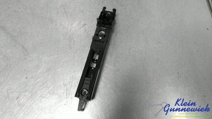 Usagé Divers Porsche Panamera Prix € 18,00 Règlement à la marge proposé par Klein Gunnewiek Autodemontage & Motorentechniek
