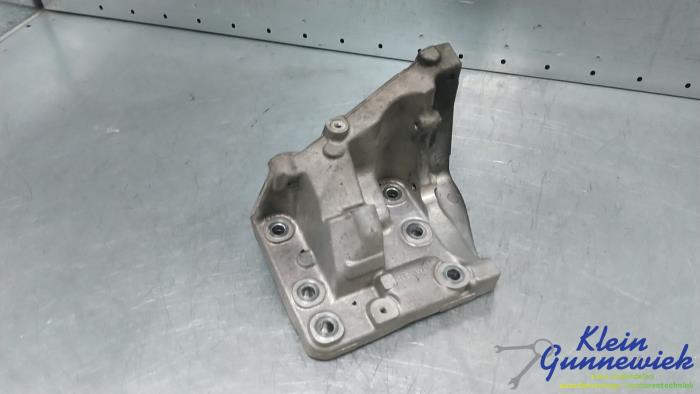 Begagnade Diverse Porsche Panamera Pris € 50,00 Marginaltabell erbjuds av Klein Gunnewiek Autodemontage & Motorentechniek