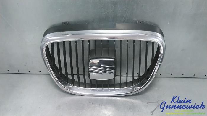 Używane Grill Seat Altea Cena € 35,00 Procedura marży oferowane przez Klein Gunnewiek Autodemontage & Motorentechniek
