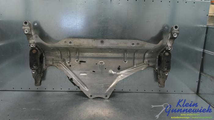 Begagnade Underram Porsche Panamera Pris € 225,00 Marginaltabell erbjuds av Klein Gunnewiek Autodemontage & Motorentechniek
