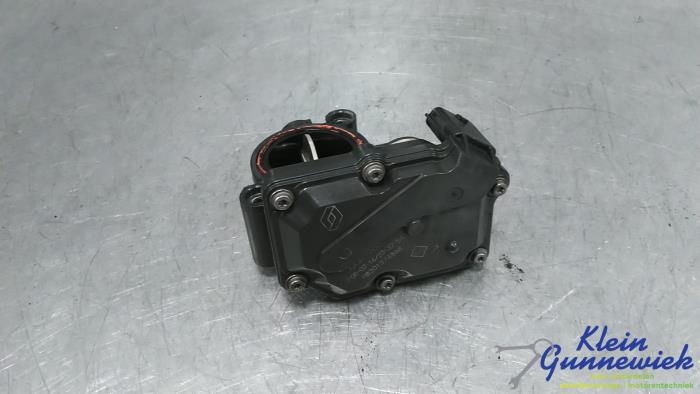 Boîtier accélérateur d'un Opel Vivaro 2016