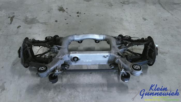 Używane Os tylna 4x4 BMW 5-Serie Cena € 475,00 Procedura marży oferowane przez Klein Gunnewiek Autodemontage & Motorentechniek