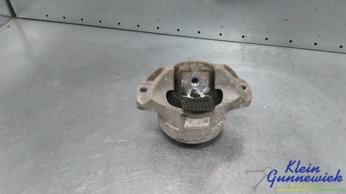 Usagé Support moteur Porsche Panamera Prix € 117,00 Règlement à la marge proposé par Klein Gunnewiek Autodemontage & Motorentechniek