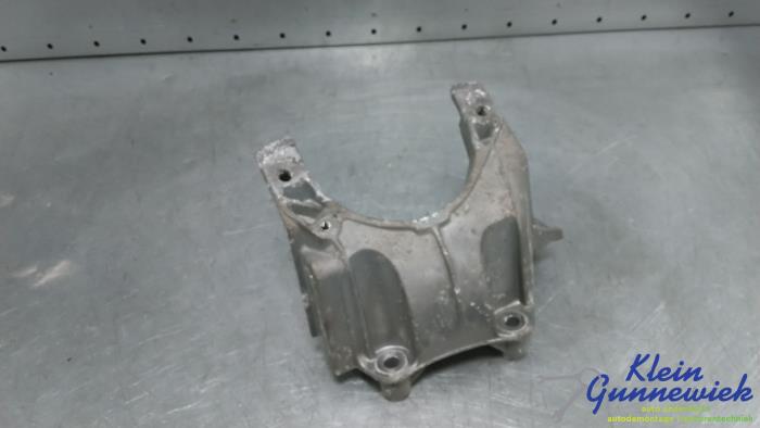 Usagé Support moteur Porsche Panamera Prix € 41,00 Règlement à la marge proposé par Klein Gunnewiek Autodemontage & Motorentechniek