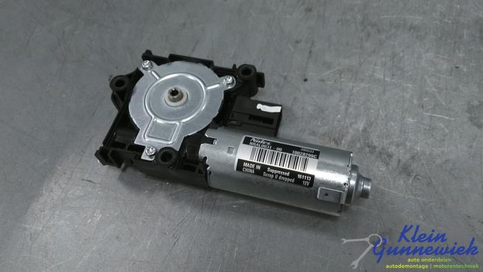 Używane Silnik szyberdachu Porsche Panamera Cena € 92,00 Procedura marży oferowane przez Klein Gunnewiek Autodemontage & Motorentechniek