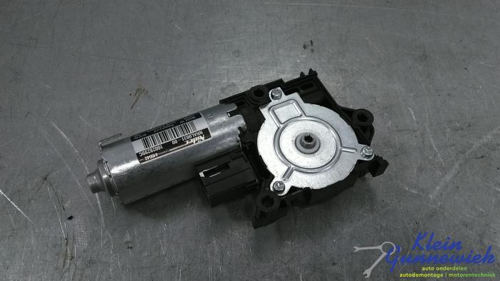 Używane Silnik szyberdachu Porsche Panamera Cena € 92,00 Procedura marży oferowane przez Klein Gunnewiek Autodemontage & Motorentechniek