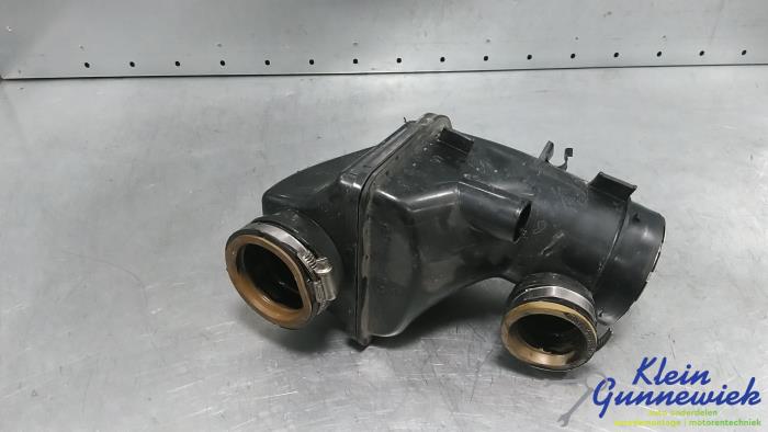 Gebrauchte Luftfiltergehäuse Mercedes GLA Preis € 25,00 Margenregelung angeboten von Klein Gunnewiek Autodemontage & Motorentechniek