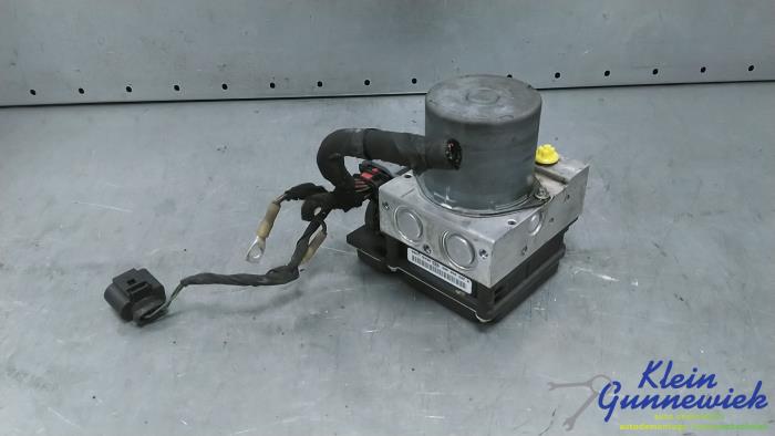 Used ABS pump Audi A4 Price € 128,00 Margin scheme offered by Klein Gunnewiek Autodemontage & Motorentechniek