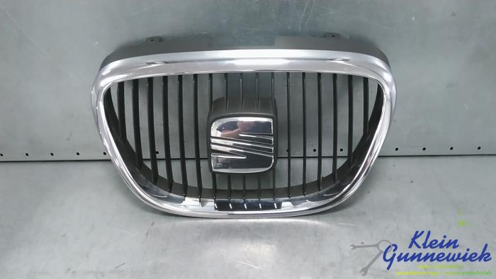 Używane Grill Seat Altea Cena € 35,00 Procedura marży oferowane przez Klein Gunnewiek Autodemontage & Motorentechniek