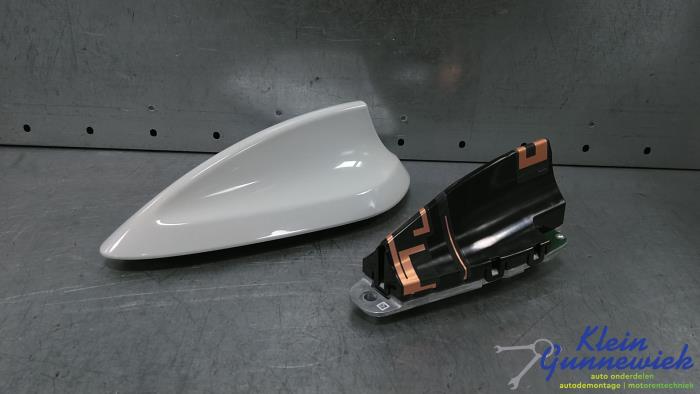 Używane Antena GPS BMW X5 Cena € 35,00 Procedura marży oferowane przez Klein Gunnewiek Autodemontage & Motorentechniek
