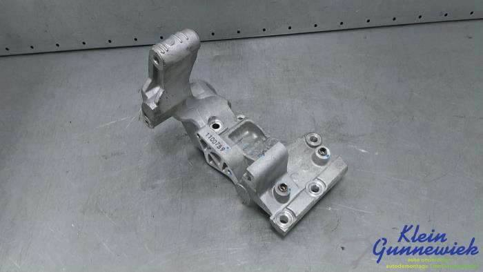Usagé Support dynamo bas Hyundai I30 Prix € 35,00 Règlement à la marge proposé par Klein Gunnewiek Autodemontage & Motorentechniek