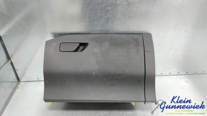 Begagnade Handskfack Ford Focus Pris € 66,00 Marginaltabell erbjuds av Klein Gunnewiek Autodemontage & Motorentechniek