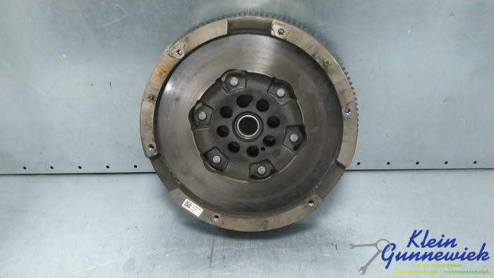 Używane Kolo zamachowe Renault Master Cena € 191,00 Procedura marży oferowane przez Klein Gunnewiek Autodemontage & Motorentechniek