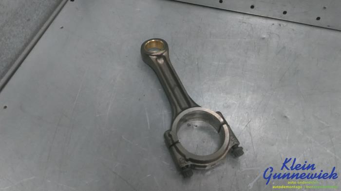 Begagnade Vevstake Volkswagen E-Golf Pris € 75,00 Marginaltabell erbjuds av Klein Gunnewiek Autodemontage & Motorentechniek
