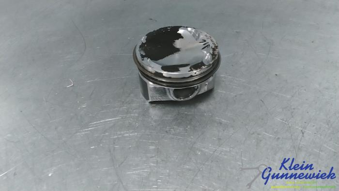 Usados Pistón Volkswagen Golf Precio € 133,00 Norma de margen ofrecido por Klein Gunnewiek Autodemontage & Motorentechniek