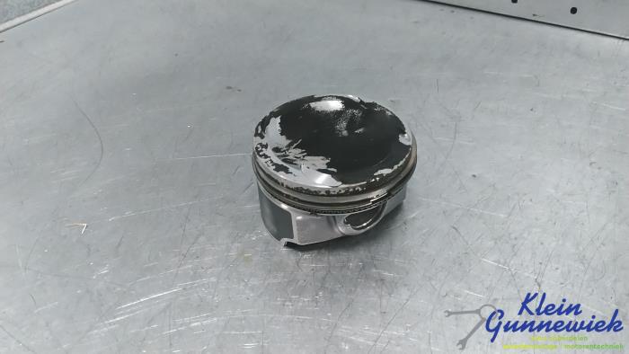 Usados Pistón Volkswagen Golf Precio € 133,00 Norma de margen ofrecido por Klein Gunnewiek Autodemontage & Motorentechniek