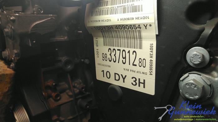 Engine Opel Vivaro - 9833791280 D20DTL