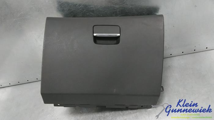 Begagnade Handskfack Mercedes A-Klasse Pris € 85,00 Marginaltabell erbjuds av Klein Gunnewiek Autodemontage & Motorentechniek
