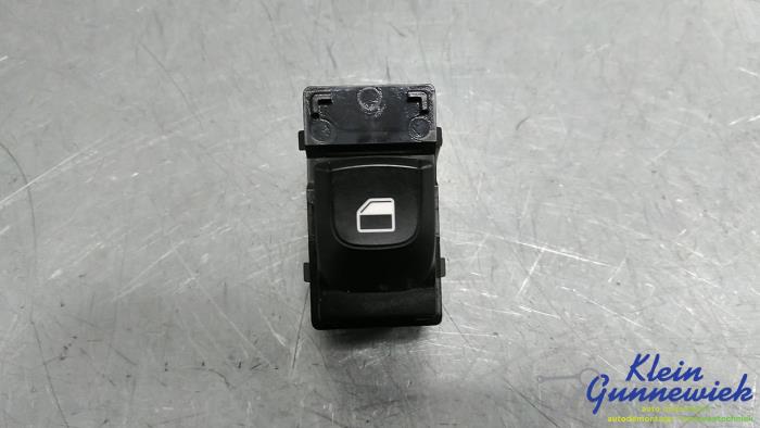 Usados Interruptor de ventanilla eléctrica Kia Picanto Precio € 20,00 Norma de margen ofrecido por Klein Gunnewiek Autodemontage & Motorentechniek