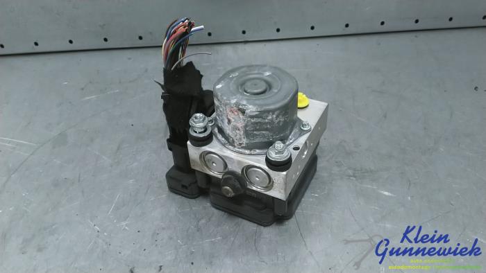 Begagnade ABS-pump Opel Meriva Pris € 383,00 Marginaltabell erbjuds av Klein Gunnewiek Autodemontage & Motorentechniek