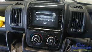 Usagé Ecran Gps Peugeot Boxer Prix € 445,00 Règlement à la marge proposé par Klein Gunnewiek Autodemontage & Motorentechniek
