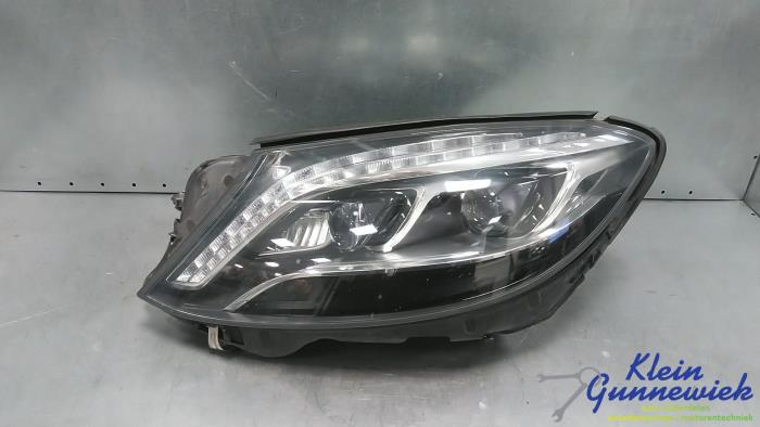Używane Reflektor lewy Mercedes S-Klasse Cena € 795,00 Procedura marży oferowane przez Klein Gunnewiek Autodemontage & Motorentechniek