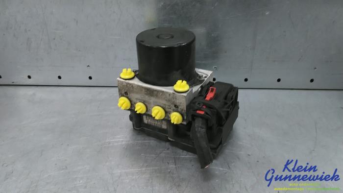 Used ABS pump Volkswagen Fox Price € 65,00 Margin scheme offered by Klein Gunnewiek Autodemontage & Motorentechniek