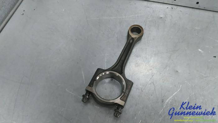 Używane Korbowód Ford Focus Cena € 66,00 Procedura marży oferowane przez Klein Gunnewiek Autodemontage & Motorentechniek