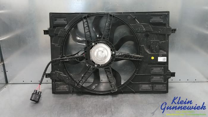 Używane Silnik wentylatora Volkswagen Golf Cena € 275,00 Procedura marży oferowane przez Klein Gunnewiek Autodemontage & Motorentechniek