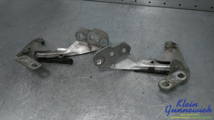 Usados Bisagra de capó Ford Mondeo Precio € 20,00 Norma de margen ofrecido por Klein Gunnewiek Autodemontage & Motorentechniek