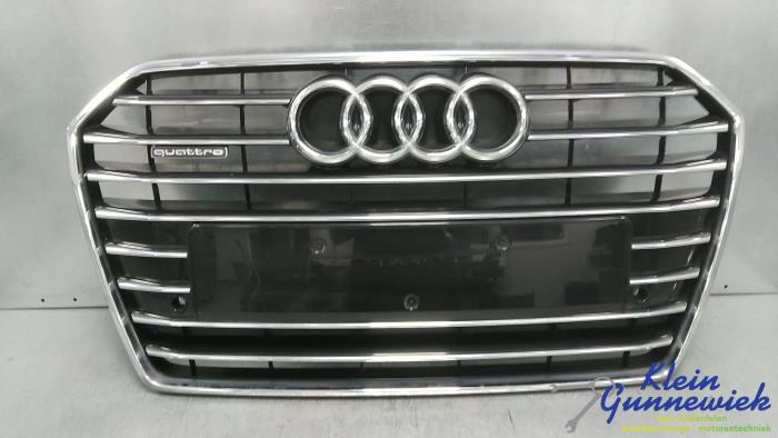 Używane Grill Audi A6 Cena € 361,00 Procedura marży oferowane przez Klein Gunnewiek Autodemontage & Motorentechniek