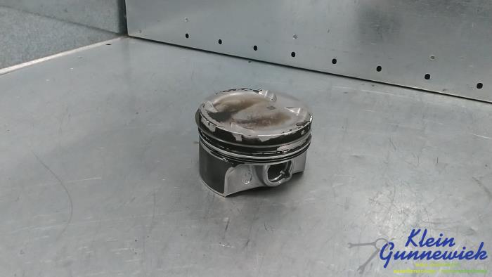 Usagé Piston Audi A4 Prix € 77,00 Règlement à la marge proposé par Klein Gunnewiek Autodemontage & Motorentechniek