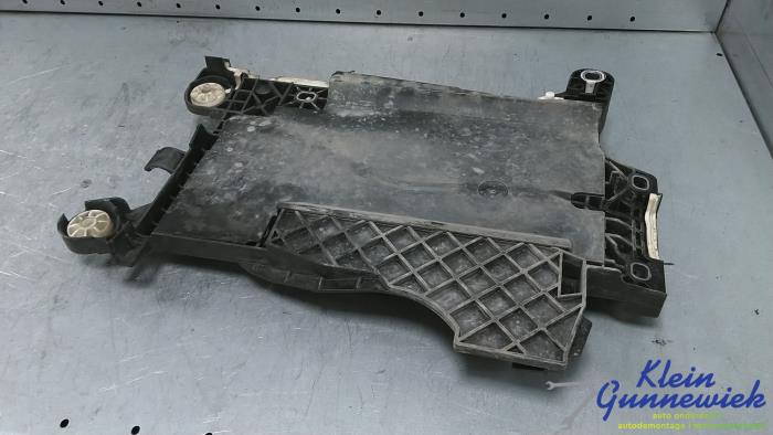 Begagnade Batterilåda Mini ONE Pris € 20,00 Marginaltabell erbjuds av Klein Gunnewiek Autodemontage & Motorentechniek
