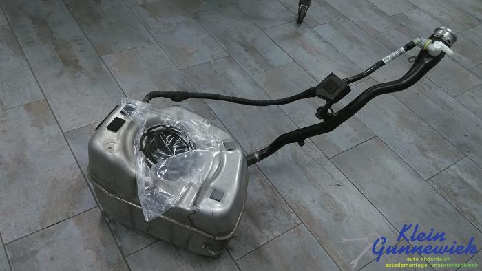 Używane Zbiornik Mini ONE Cena € 225,00 Procedura marży oferowane przez Klein Gunnewiek Autodemontage & Motorentechniek