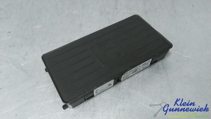 Begagnade Telefonmodul Audi E-Tron Pris € 62,00 Marginaltabell erbjuds av Klein Gunnewiek Autodemontage & Motorentechniek
