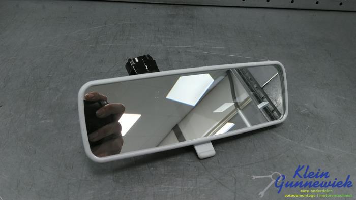 Używane Lusterko wewnetrzne Fiat 500e Cena € 35,00 Procedura marży oferowane przez Klein Gunnewiek Autodemontage & Motorentechniek
