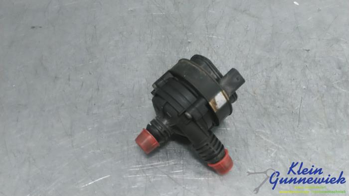 Begagnade Vattenpump Mercedes GLA Pris € 50,00 Marginaltabell erbjuds av Klein Gunnewiek Autodemontage & Motorentechniek