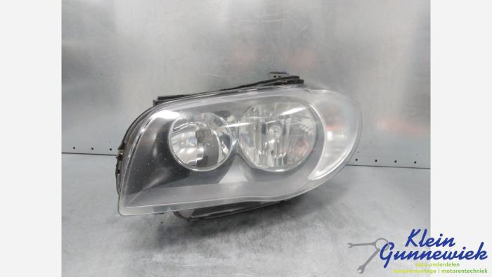 Używane Reflektor lewy BMW 1-Serie Cena € 75,00 Procedura marży oferowane przez Klein Gunnewiek Autodemontage & Motorentechniek