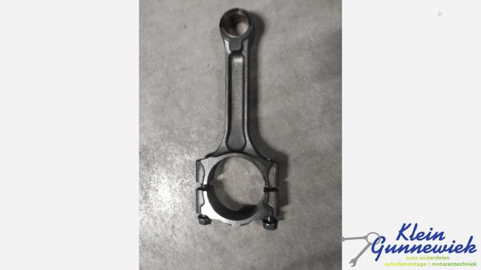 Usagé Bielle Renault Grand Scenic Prix € 50,00 Règlement à la marge proposé par Klein Gunnewiek Autodemontage & Motorentechniek