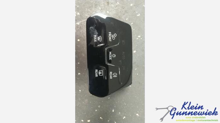 Używane Przelacznik swiatel Volkswagen Caddy Cena € 45,00 Procedura marży oferowane przez Klein Gunnewiek Autodemontage & Motorentechniek