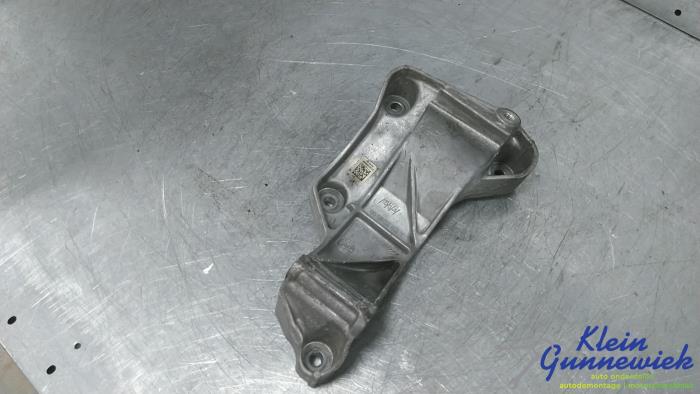 Usagé Support dynamo bas Mercedes A-Klasse Prix € 45,00 Règlement à la marge proposé par Klein Gunnewiek Autodemontage & Motorentechniek