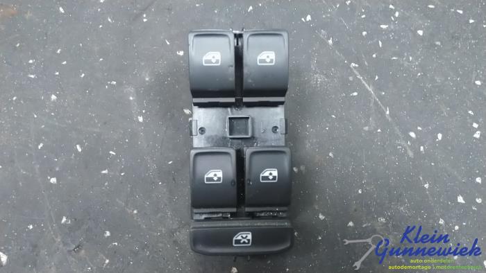 Usados Interruptor combinado de ventanillas Volkswagen Tiguan Precio € 25,00 Norma de margen ofrecido por Klein Gunnewiek Autodemontage & Motorentechniek