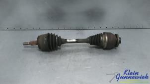 Begagnade Drivaxel, vänster fram Volkswagen Transporter Pris € 195,00 Marginaltabell erbjuds av Klein Gunnewiek Autodemontage & Motorentechniek