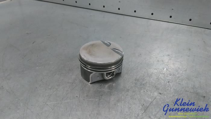 Usados Pistón Volkswagen E-Golf Precio € 55,00 Norma de margen ofrecido por Klein Gunnewiek Autodemontage & Motorentechniek